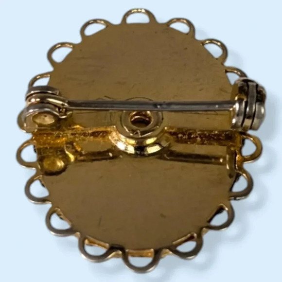 (2/$20) Vintage Petitpoint Floral Brooch - Picture 4 of 5